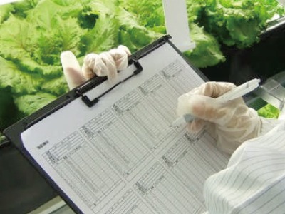 ファームシップとリバネスが業務提携、植物工場管理者および作業者向け人材育成プログラムを提供開始